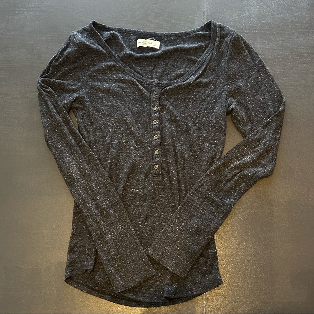 Abercrombie Women's black gray Long Sleeve henly top